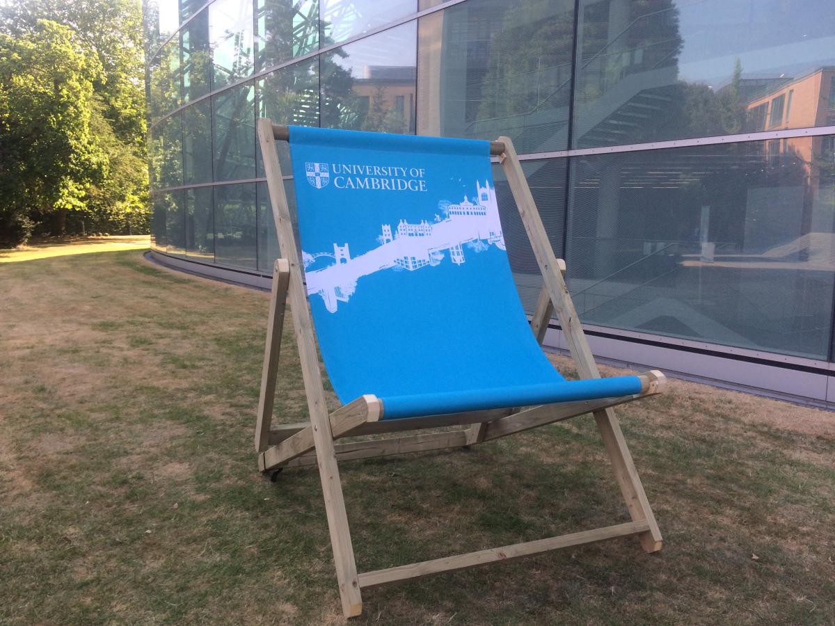 Deckchair in front of Law Faculty